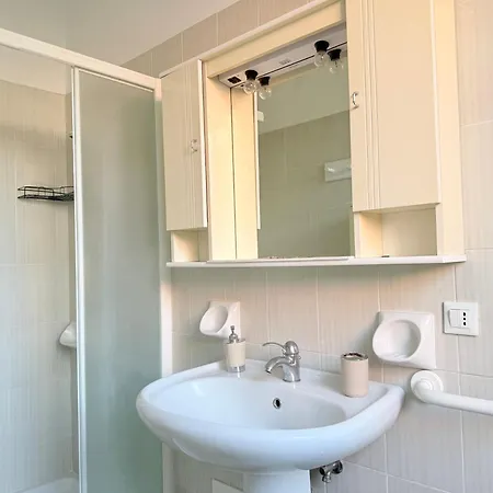 Se224 - Senigallia, Ampio E Luminoso Con Giardino