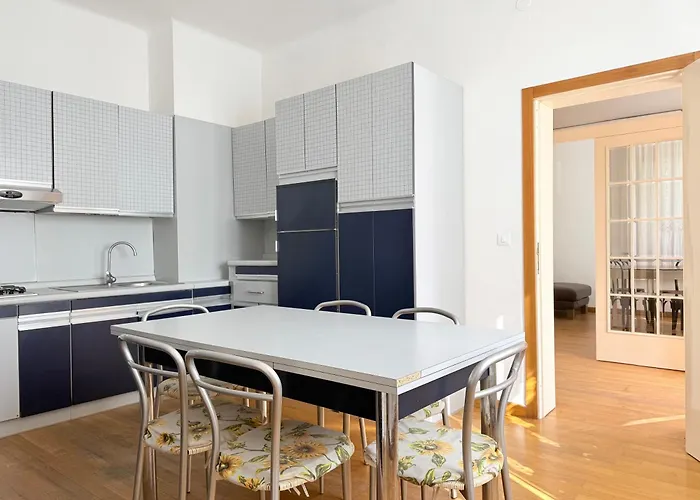 Se224 - Senigallia, Ampio E Luminoso Con Giardino