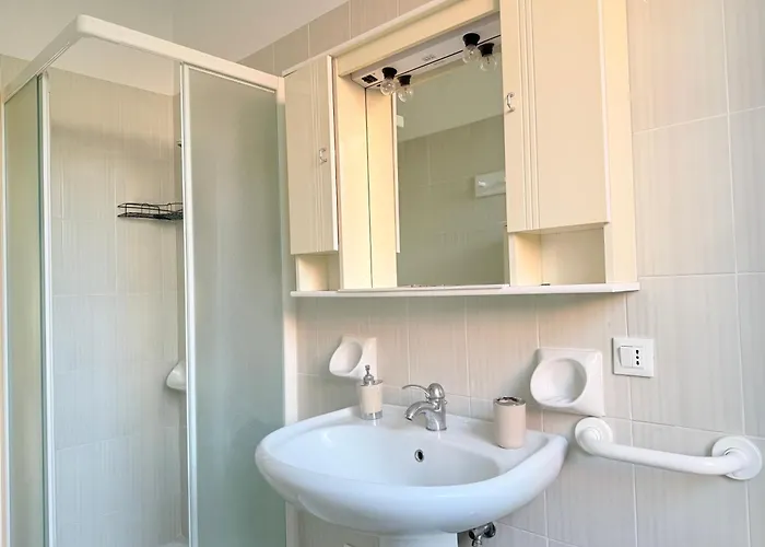 Se224 - Senigallia, Ampio E Luminoso Con Giardino